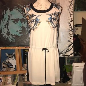 Size 4 Carmen Marc Valvo unique polyester dress